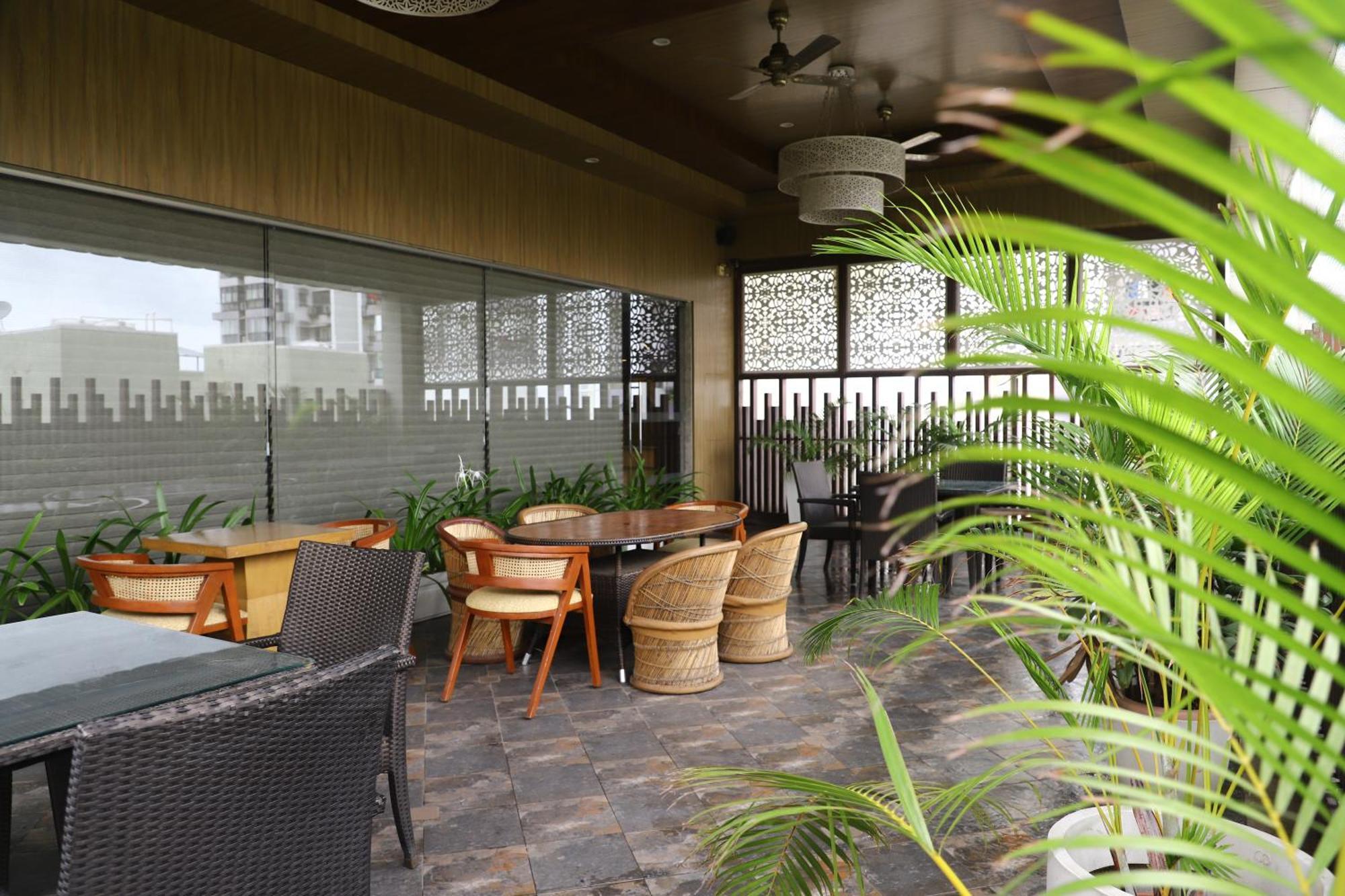 Efcee Sarovar Premiere Bhavnagar Exterior photo