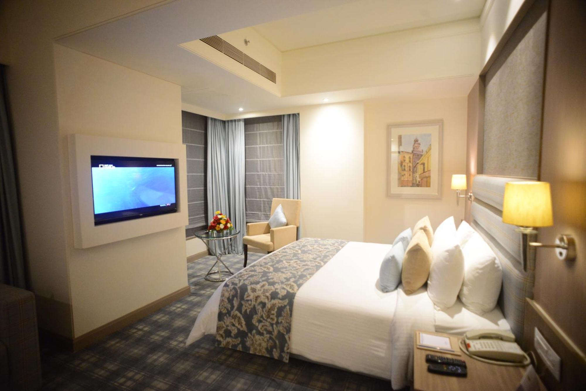 Efcee Sarovar Premiere Bhavnagar Exterior photo