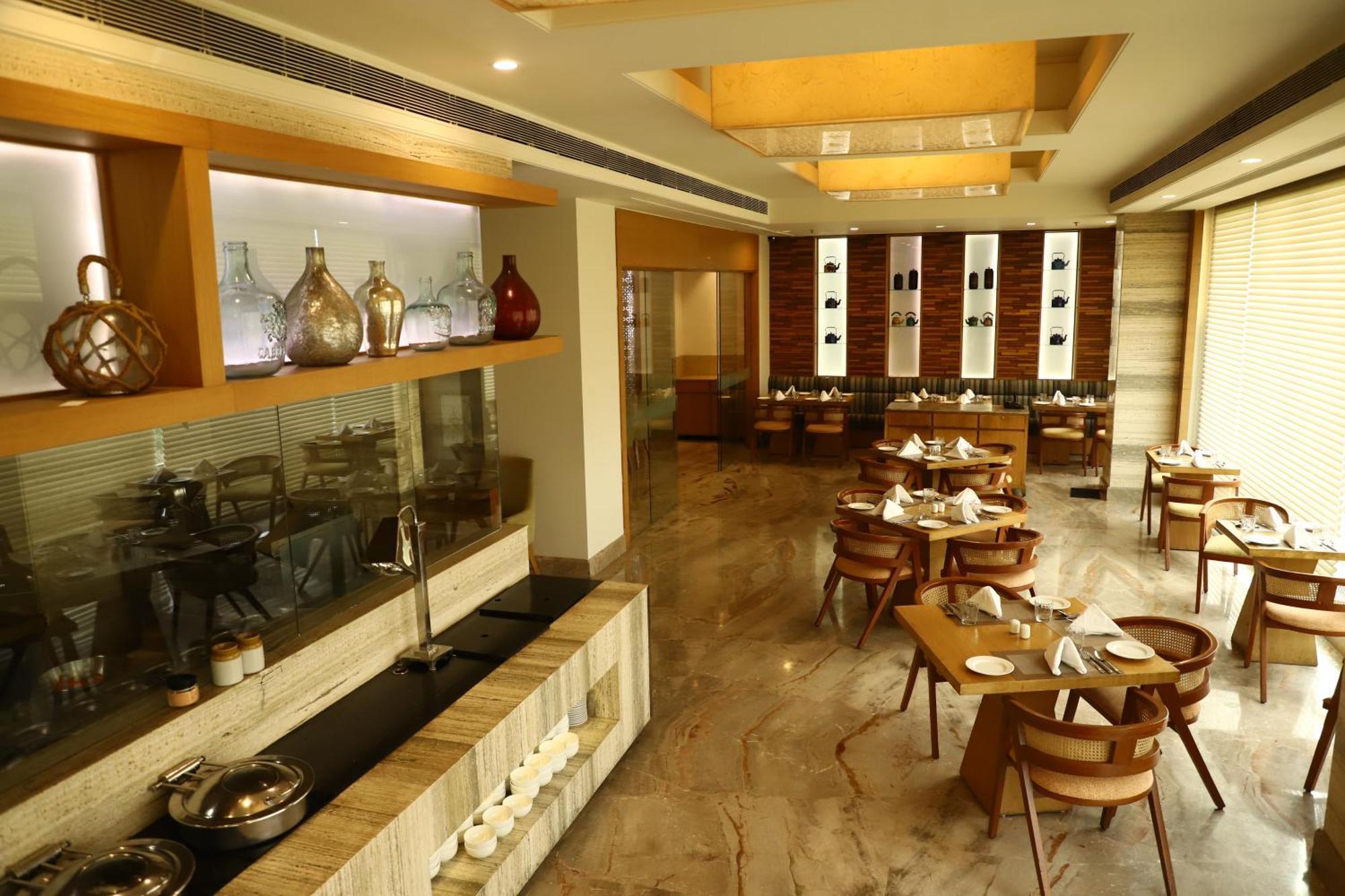 Efcee Sarovar Premiere Bhavnagar Exterior photo