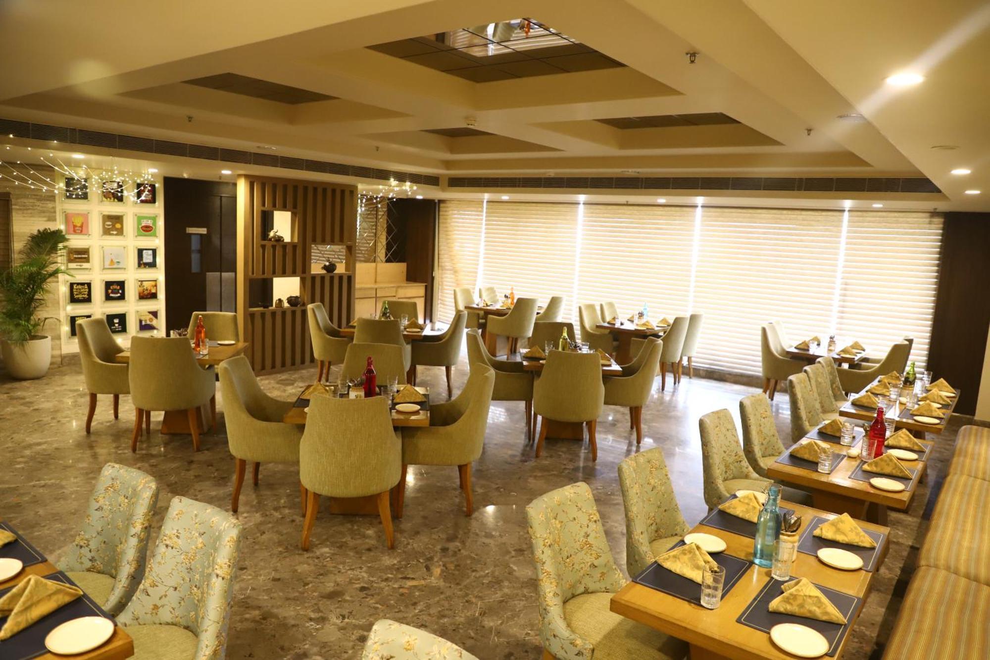 Efcee Sarovar Premiere Bhavnagar Exterior photo